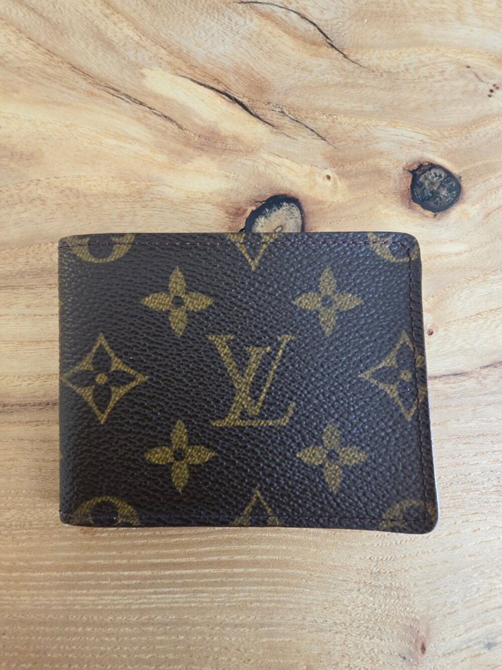2000 Louis Vuitton Monogram Bifold Wallet – Vintage